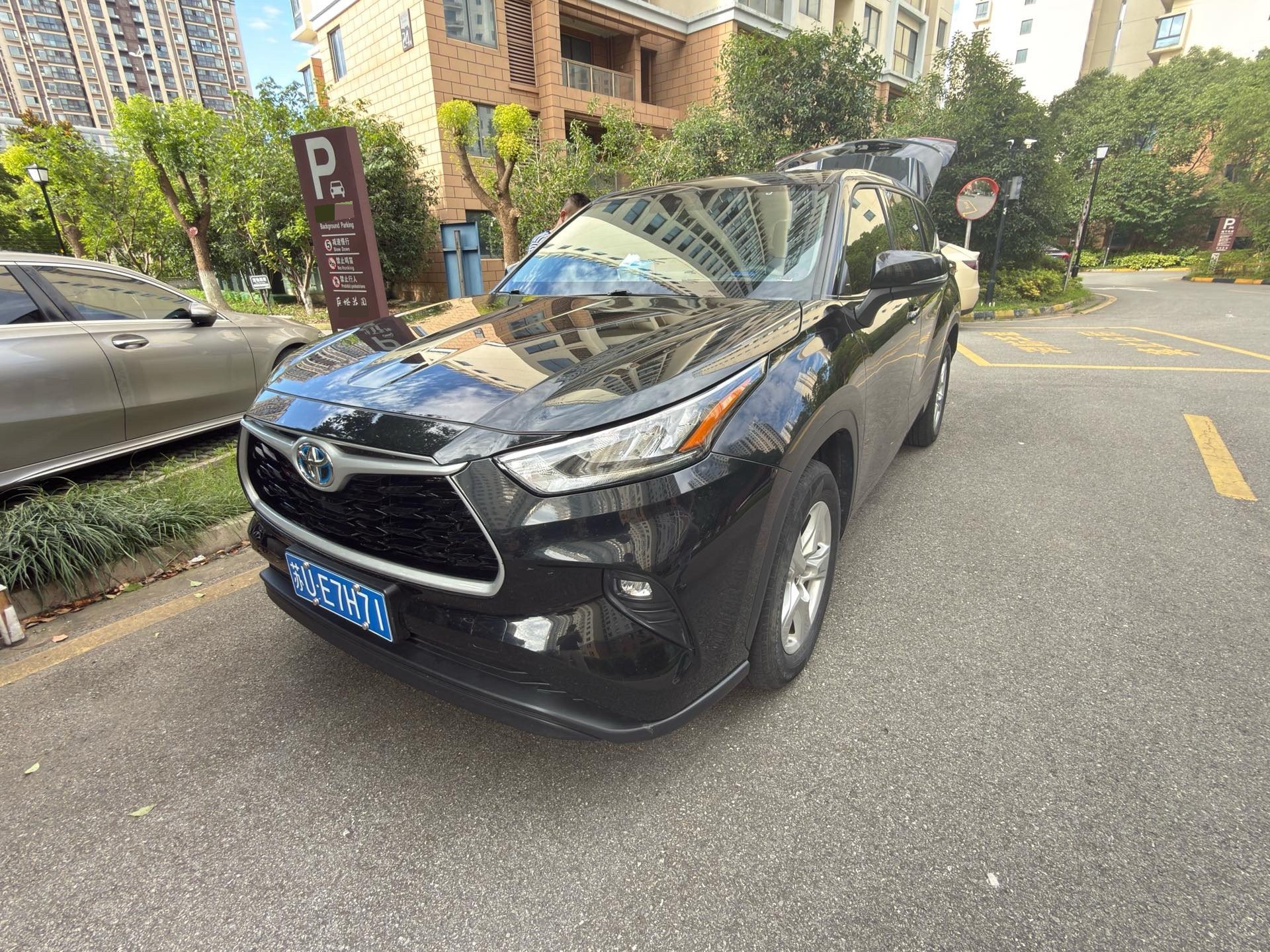 Toyota 2023 Highlander Hybrid 2.5 CVT Intelligent Electric Hybrid AWD Elite 7-Seater PLUS Version