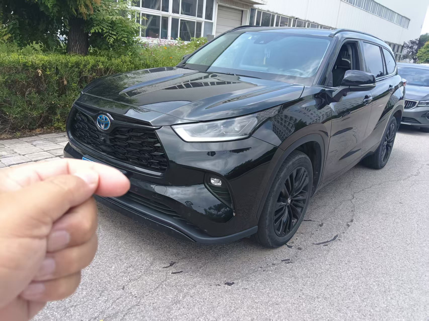 Toyota 2023 Highlander Hybrid 2.5 CVT AWD Knight Edition 7-seater